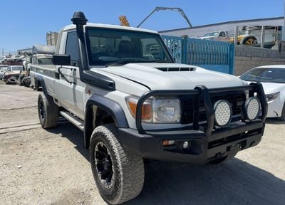 تويوتا لاند كروزر بيك آب LAND CRUISER PICKUP ,MODEL YEAR 2022 ,DIESEL 4.5 LITER ,RIGHT HAND DRIVE