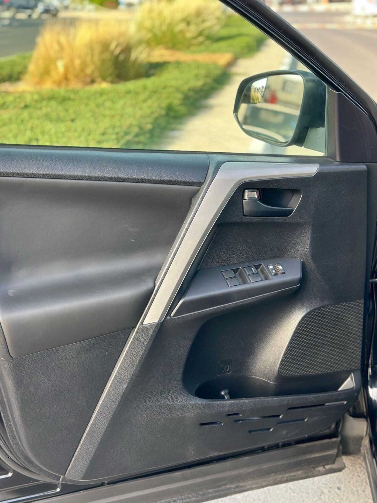 تويوتا راف ٤ 4WD