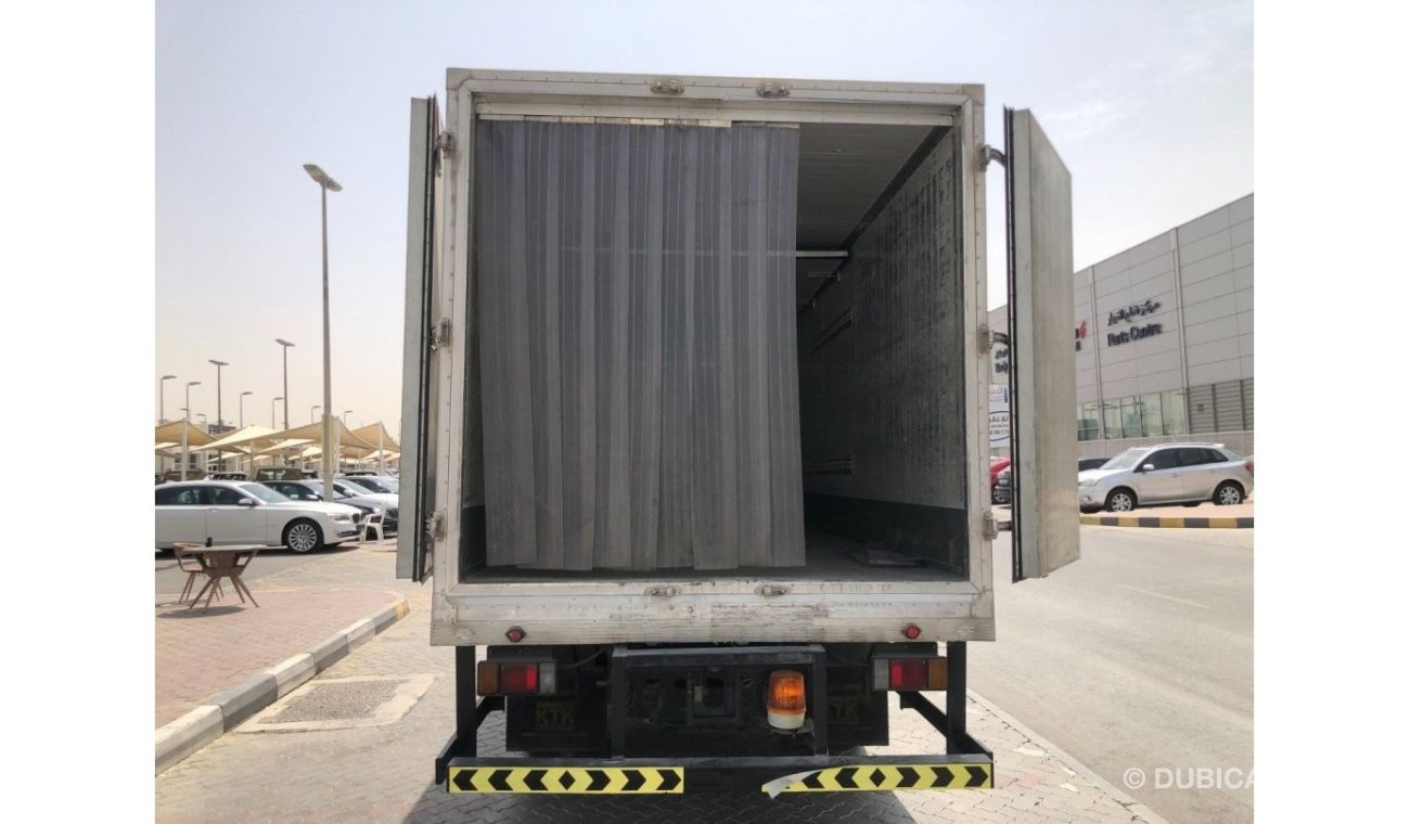 Isuzu NPR GCC FREEZER