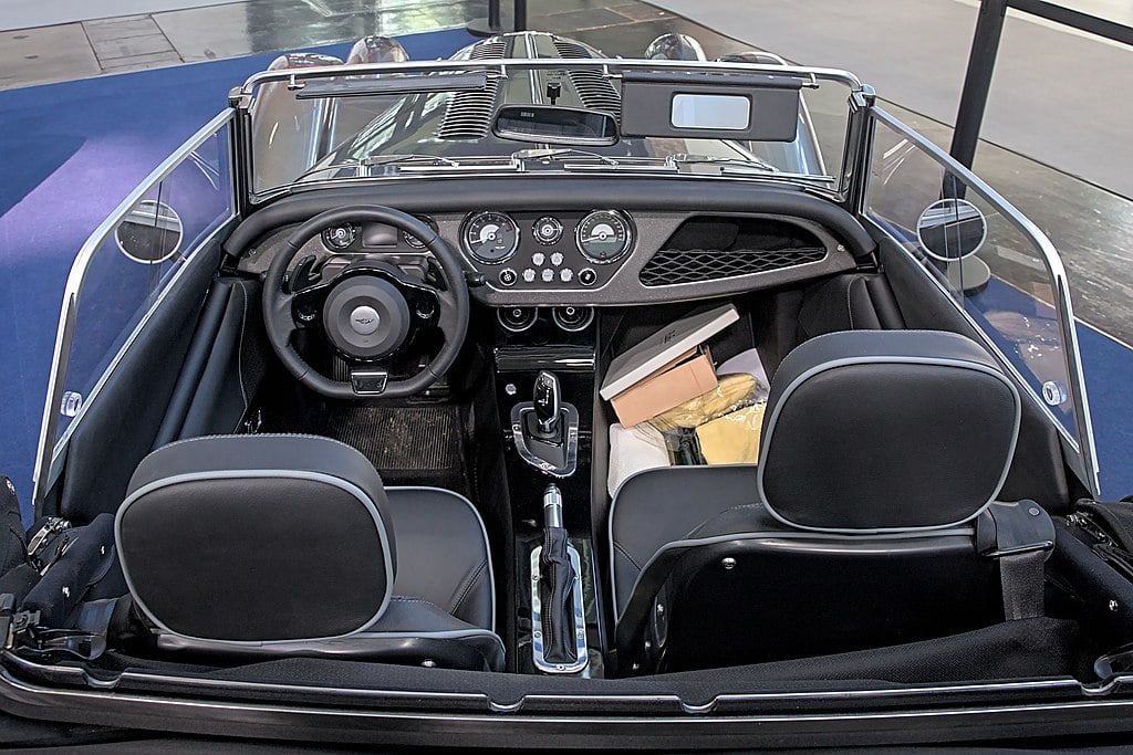 Morgan Plus 4 interior - Cockpit
