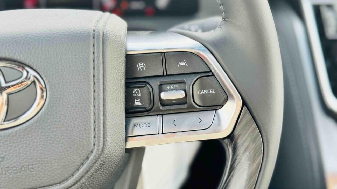 Toyota Land Cruiser VXR LANDCRUISER 300 3.3 DSL VXR EXCL BLACK/RED BLACK INTERIOR 2026/2026