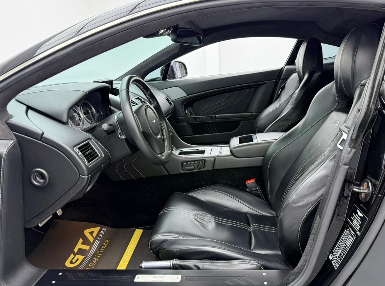 Aston Martin Vantage V8 S 4.7L 2013 Aston Martin Vantage S, Aston Martin Warranty+Full Service History, GCC