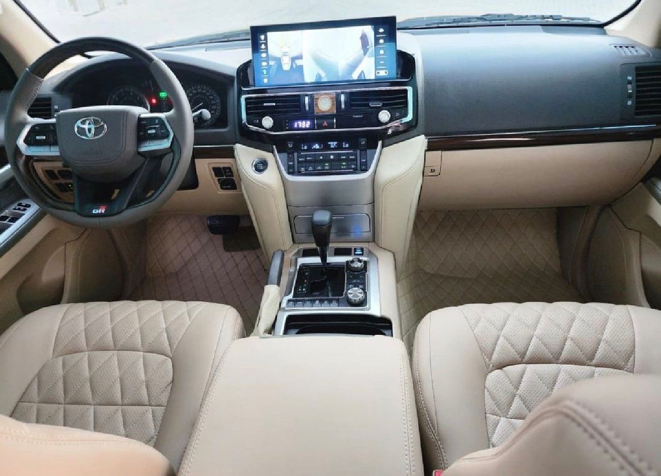 Toyota Land Cruiser 2015 Model VXR V8 Facelift to 2024 Shape Exterior and Interior Full Upgrade