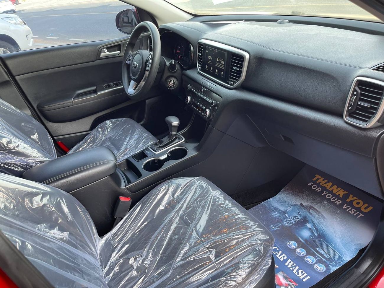 كيا سبورتيج LX / 2.4 V4 / رادار / مساعدة مسار / نقطة عمياء / شاشة كبيرة / جنوط / مكيف خلفي