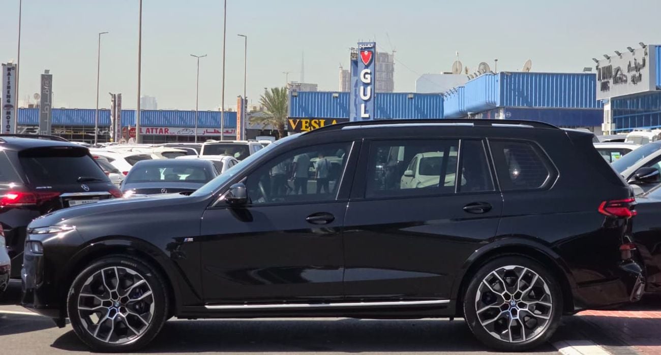 BMW X7 xDrive40i Luxury M Sport Package 3.0L xDrive 40i M Sport 5 years Warranty & Service 2025 GCC