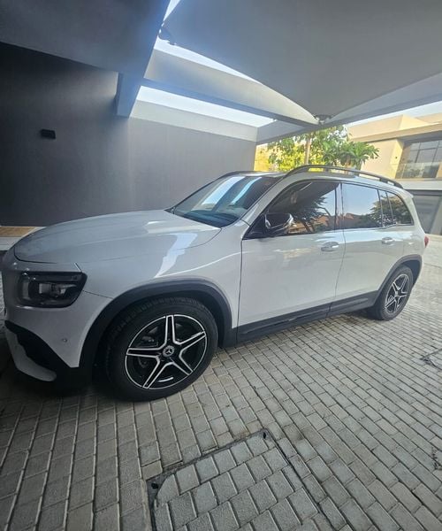 مرسيدس بنز GLB 250 4MATIC 2.0L (221 HP)