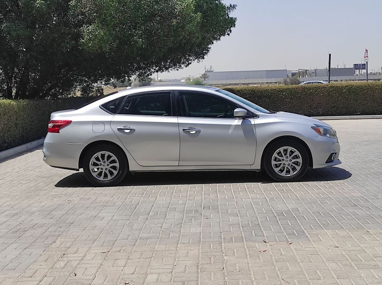 Nissan Sentra SV (NON GCC) S 1.6L (110 HP) Nissan Sentra 2019 isa Full automatic