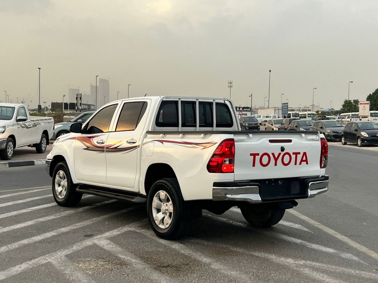 تويوتا هيلوكس 2019 Toyota Hilux 2.4L V4 Deisel - Full Automatic 4x4 AWD - Rear CAM - Bumper Crom Big Body