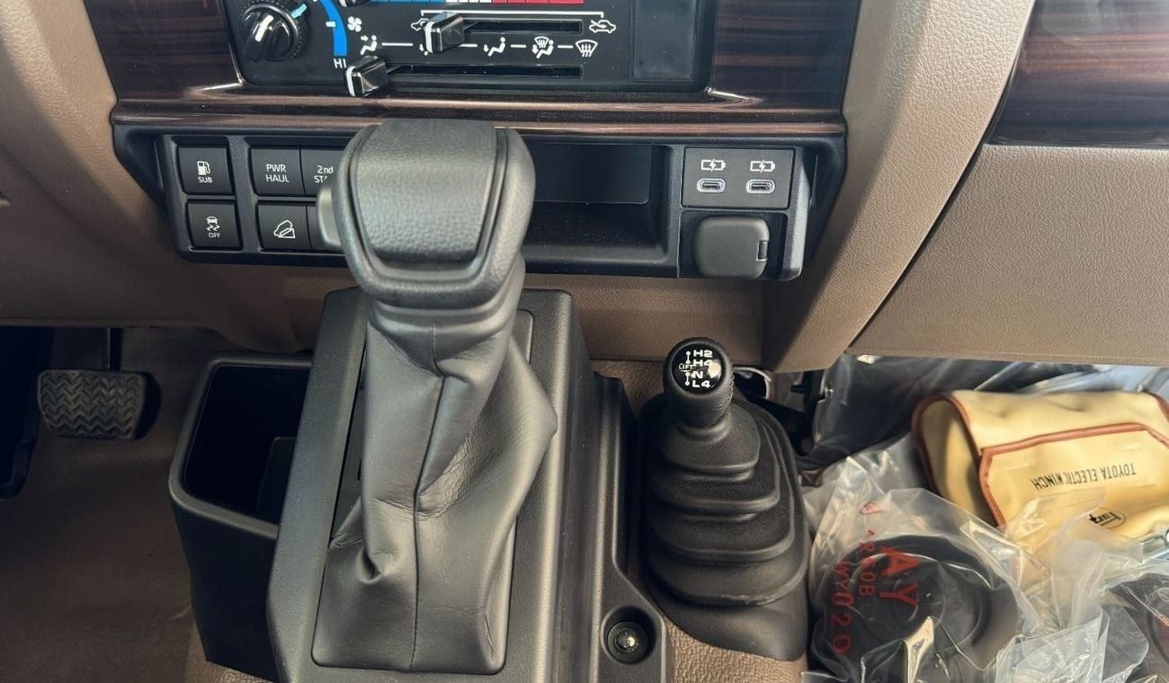 Toyota Land Cruiser Pick Up (LC) 79 SINGLE CABIN (LX) AT 4.0L GASOLINE 2025