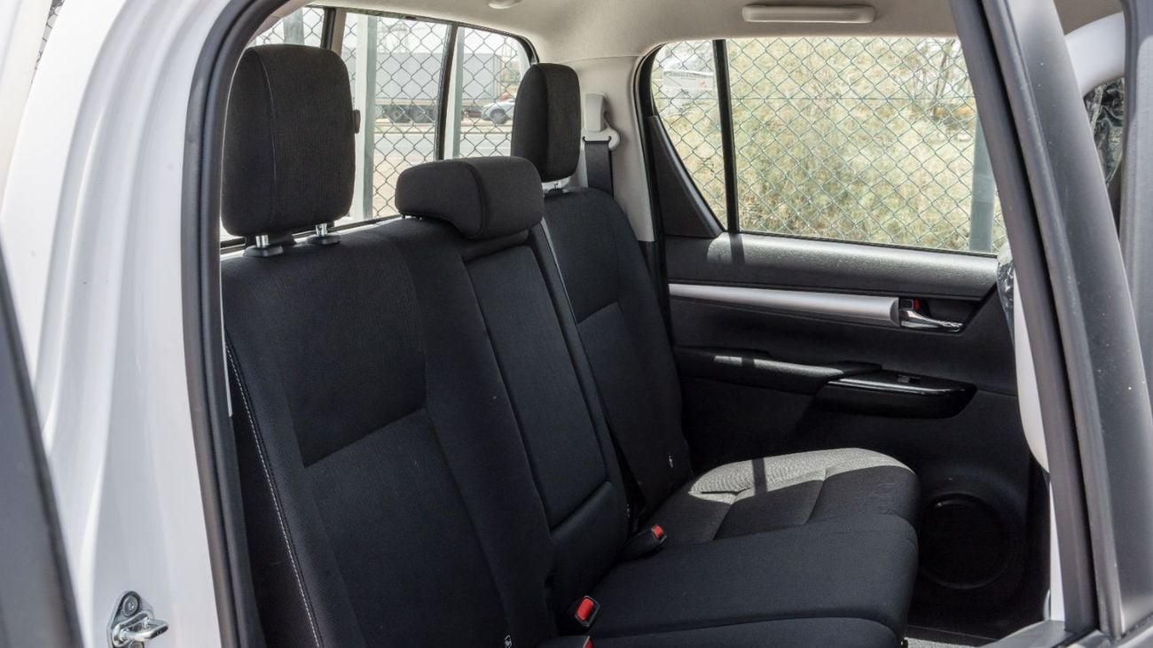 Toyota Hilux 2026 Toyota Hilux 2.4L MT Diesel DC (White-Black)