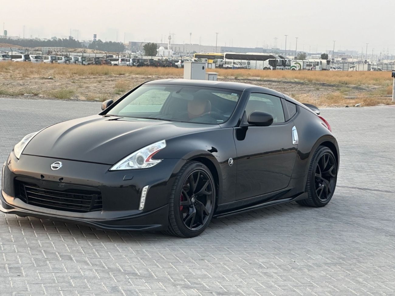 نيسان 370Z سبورت موديل 2016 خليجي فل مواصفات حاله ممتازه من الداخل والخارج مالك واحد من الوكاله