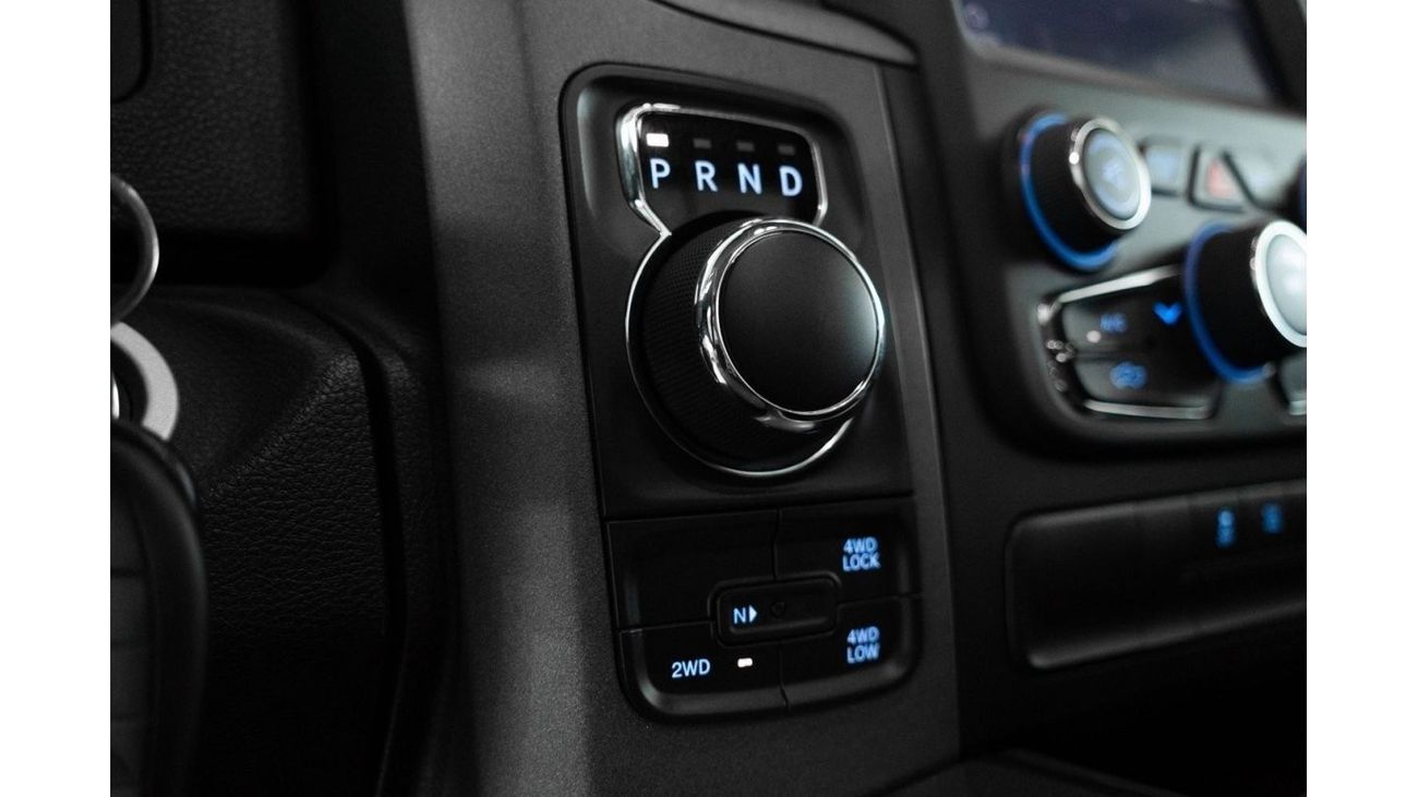 RAM 1500 2022 Dodge Ram 1500 Classic 4x4 / Dodge Warranty