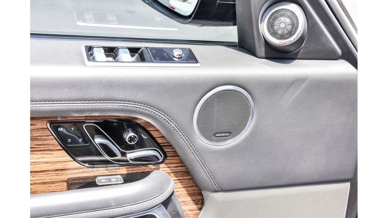 Land Rover Range Rover Range rover vouge V6 super charge  Gcc specs Model 2021 Original paint no accident