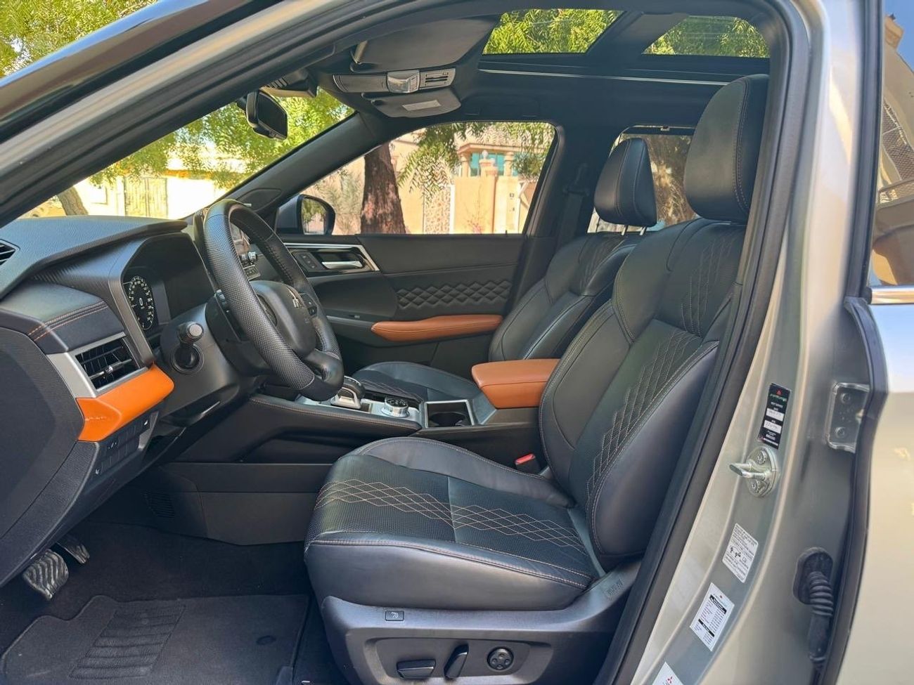 ميتسوبيشي آوتلاندر Mitsubishi Outlander 2023 TOP OF RANGE NO:1 Limited Edition GCC Spec.