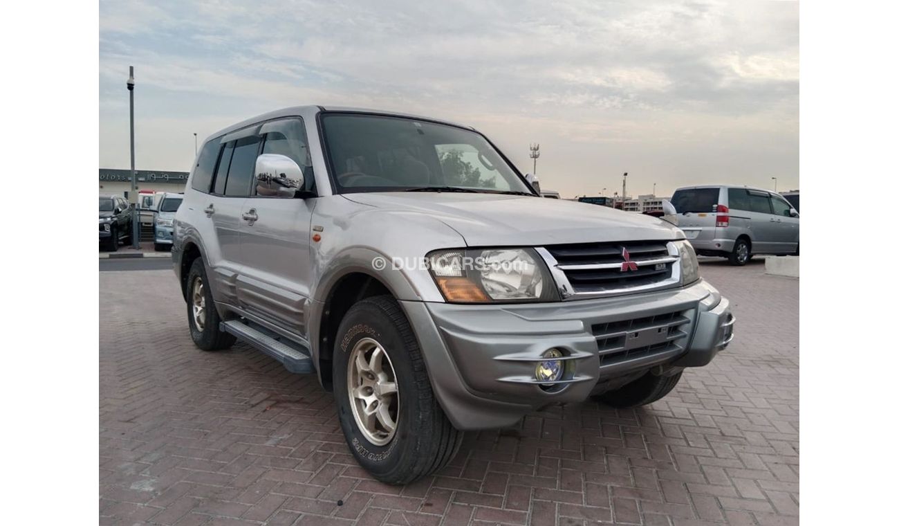 Mitsubishi Pajero MITSUBISHI PAJERO RIGHT HAND DRIVE(PM05806)