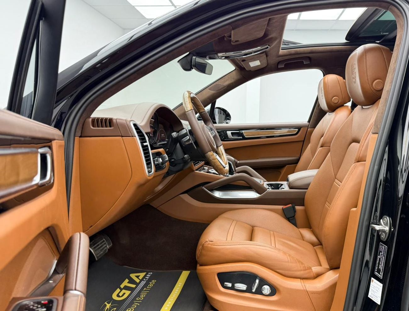 Porsche Cayenne 2019 Porsche Cayenne Turbo, Warranty, Full Porsche Service History, Very Low Km, Fully Loaded, GCC
