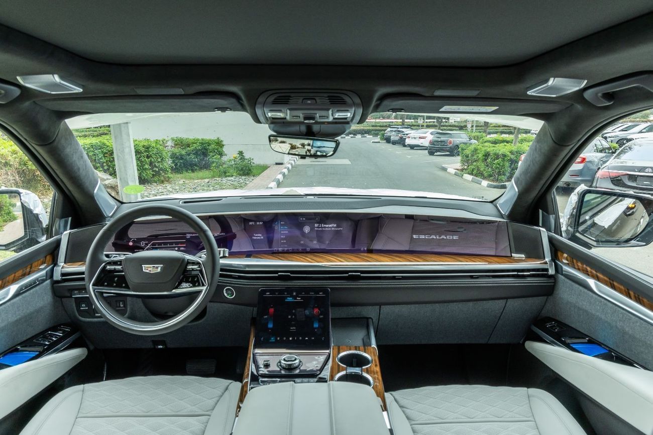 كاديلاك إسكالاد Sport Platinum 6.2L AWD Cadillac Escalade Sport Platinum - 2025 Brand New (Export)