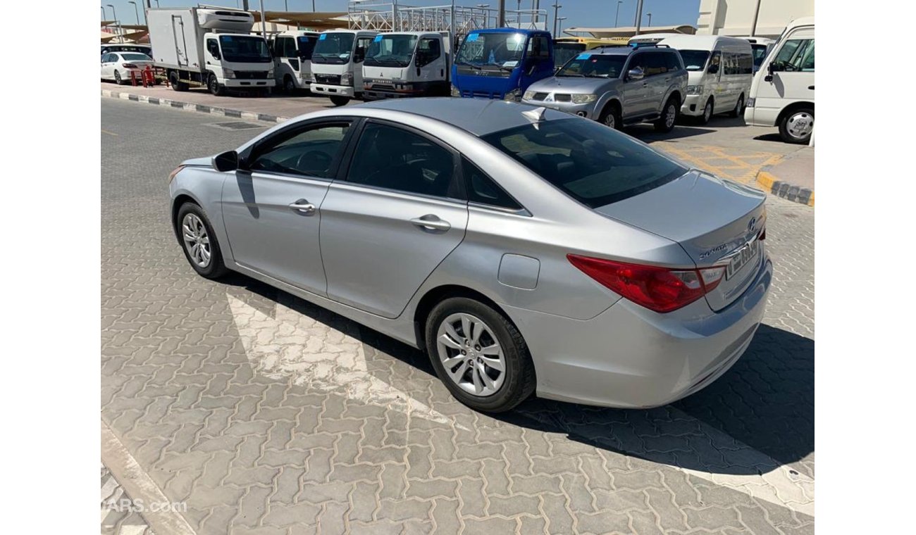 Hyundai Sonata Hoynday sonata 2011 full automatic very good condition