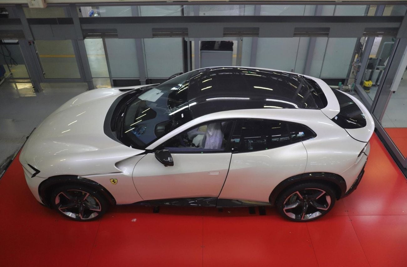 فيراري بوروسانجوي STD Bianco Fuji Pearl White | Cream Alcantara & Leather Interior | Full Carbon
