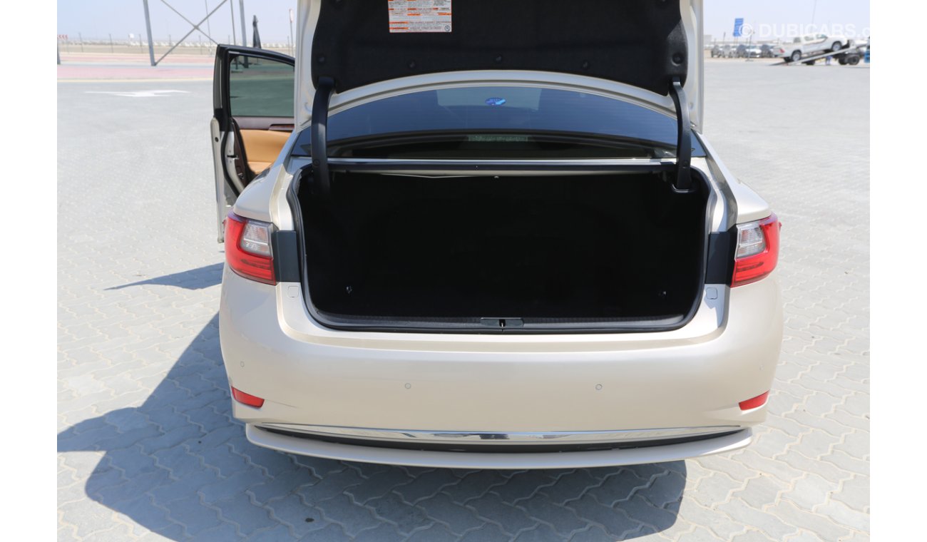 لكزس ES 350 Platinum 3.5cc certified vehicle with warranty, Panoramic roof & Leather Seats(60303)