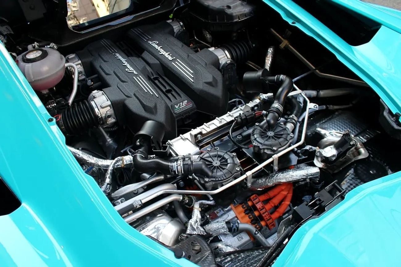 Lamborghini Revuelto