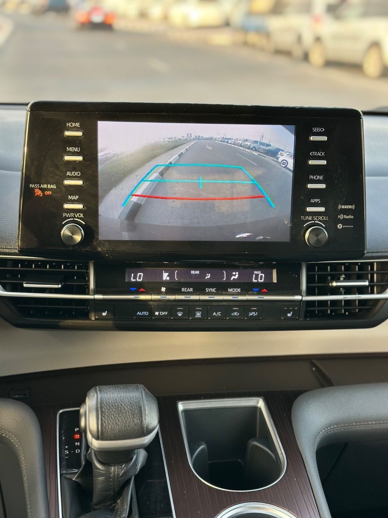 Toyota Sienna XLE Hybrid Sunroof Full Option 2022