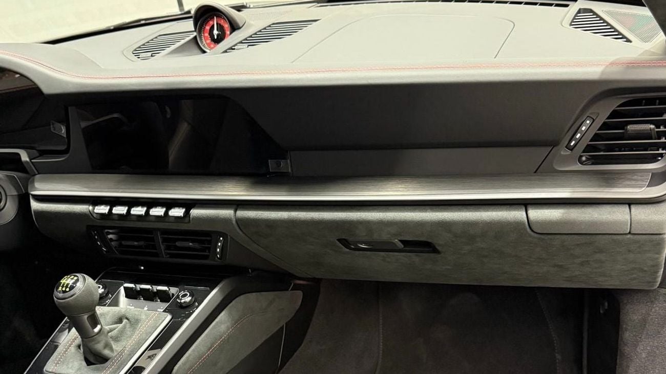 بورش 911 GT3 | Manual Transmission | Warranty Until 2028