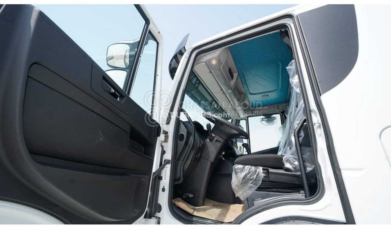 Iveco Trakker IVECO, GCW 130 Ton HP 440, Sleeper Cabin w/ Hub Reduction MY21 Tractor Head Tractor Head Diesel