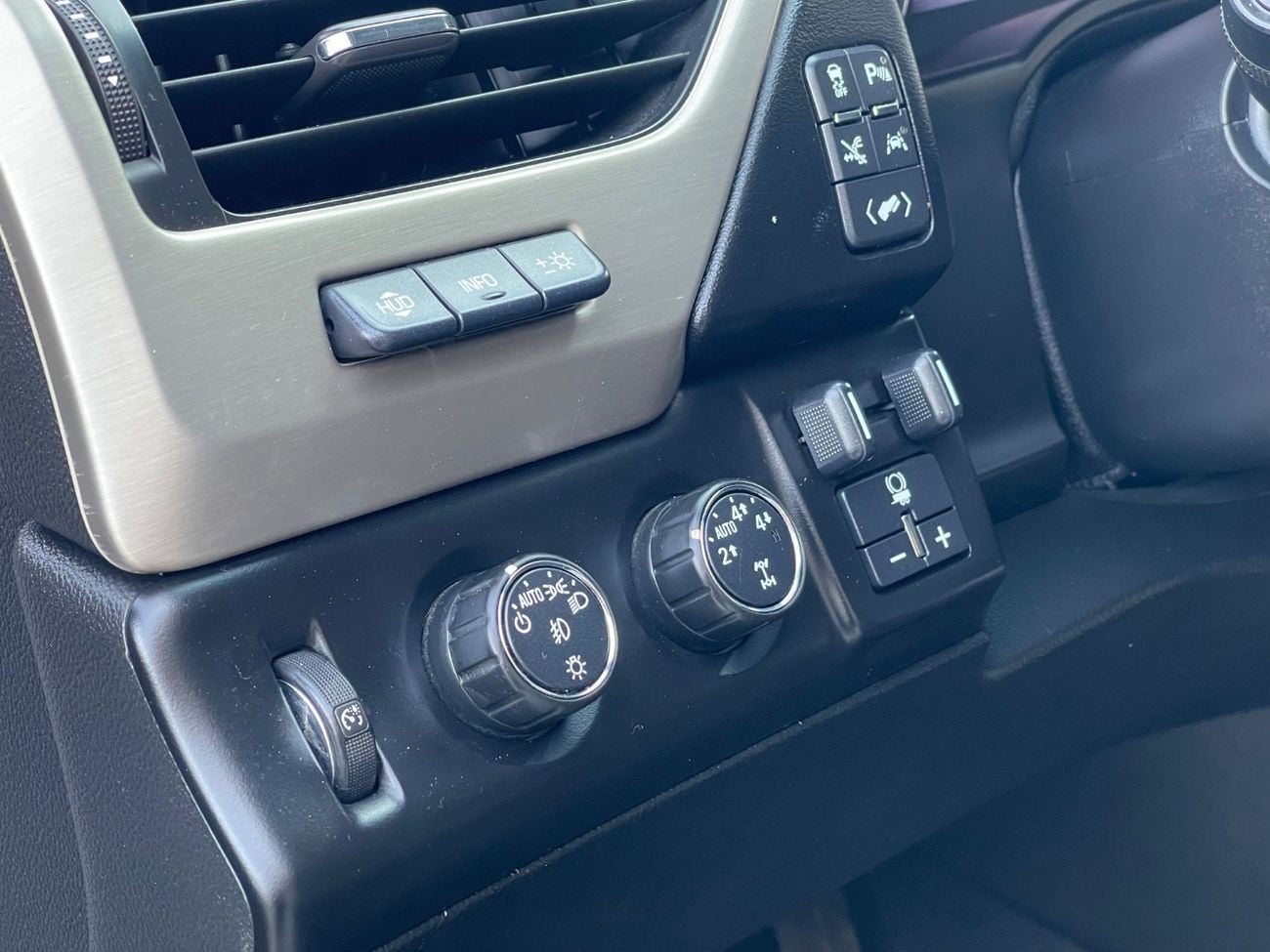 جي أم سي يوكون Denali 6.2L (8 Seater)