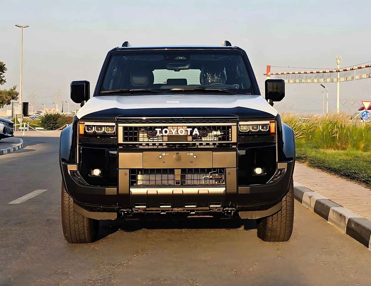 تويوتا برادو ADVENTURE TURBO / 2.4L V4 PETROL / HEADUP DISPLAY / RADAR / POWER SEAT / SUNROOF / CODE#68087