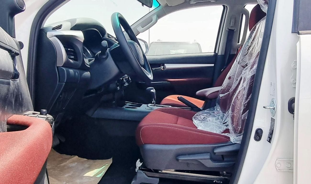 تويوتا هيلوكس SR5 2.4L DIESEL 4X4 A/T MY2026