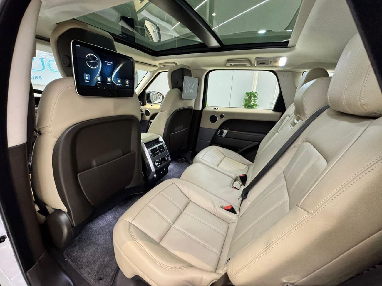 لاند روفر رينج روفر سبورت Autobiography Dynamic P400 3.0L AUTOBIOGRAPHY SUPERCHARGED RANGE ROVER SPORT || GCC || TOP RANGE ||