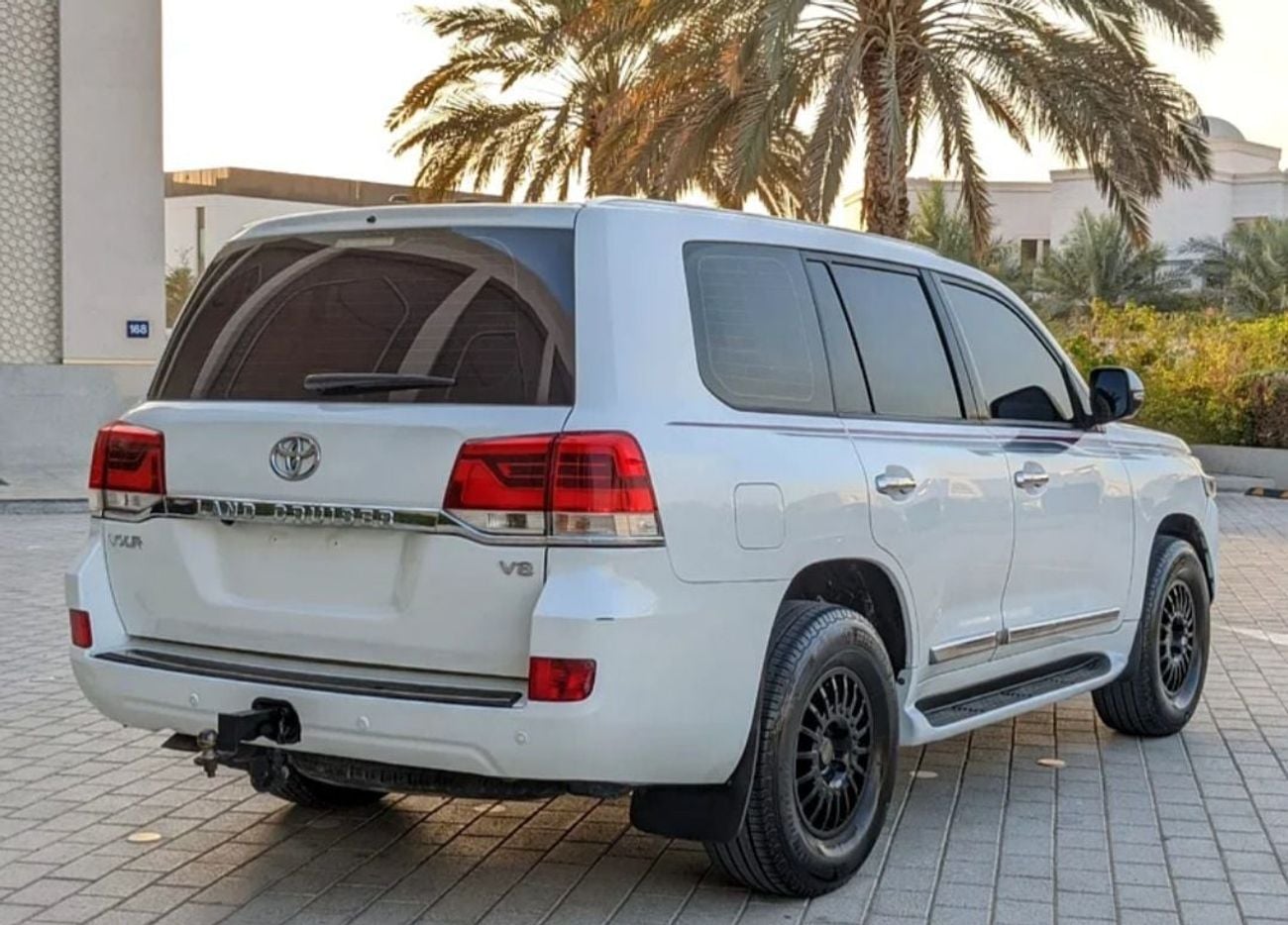 تويوتا لاند كروزر Toyota landcruise 2008Model Facelifted 2021 VXR 4.7L V8 petrol Engine Colour White push start Transm
