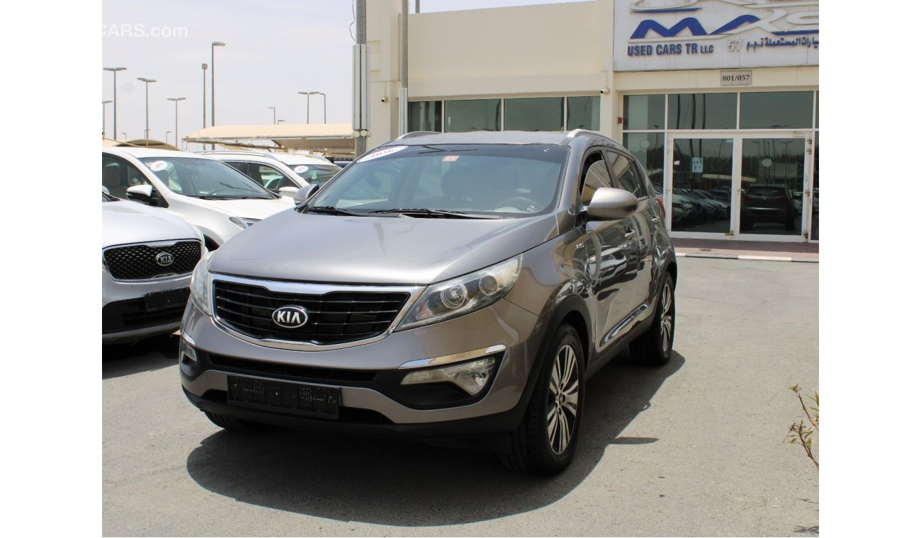 Kia Sportage AWD - GCC - CAR IS IN PERFECT CONDITION INSIDE OUT- 2 KEYS