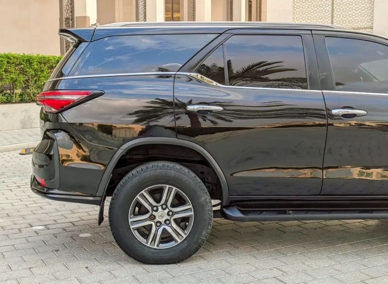 تويوتا فورتونر Toyota Fortuner 2017Model modified 2025Model v6 4.0L petrol Engine Colour Black Interior Brown push