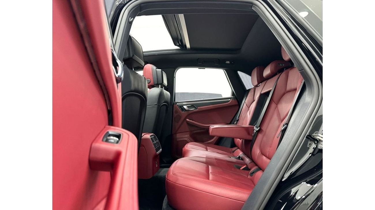 Porsche Macan 2024 Porsche Macan, OCT-2025 Porsche Warranty, Full Agency Service History,GCC