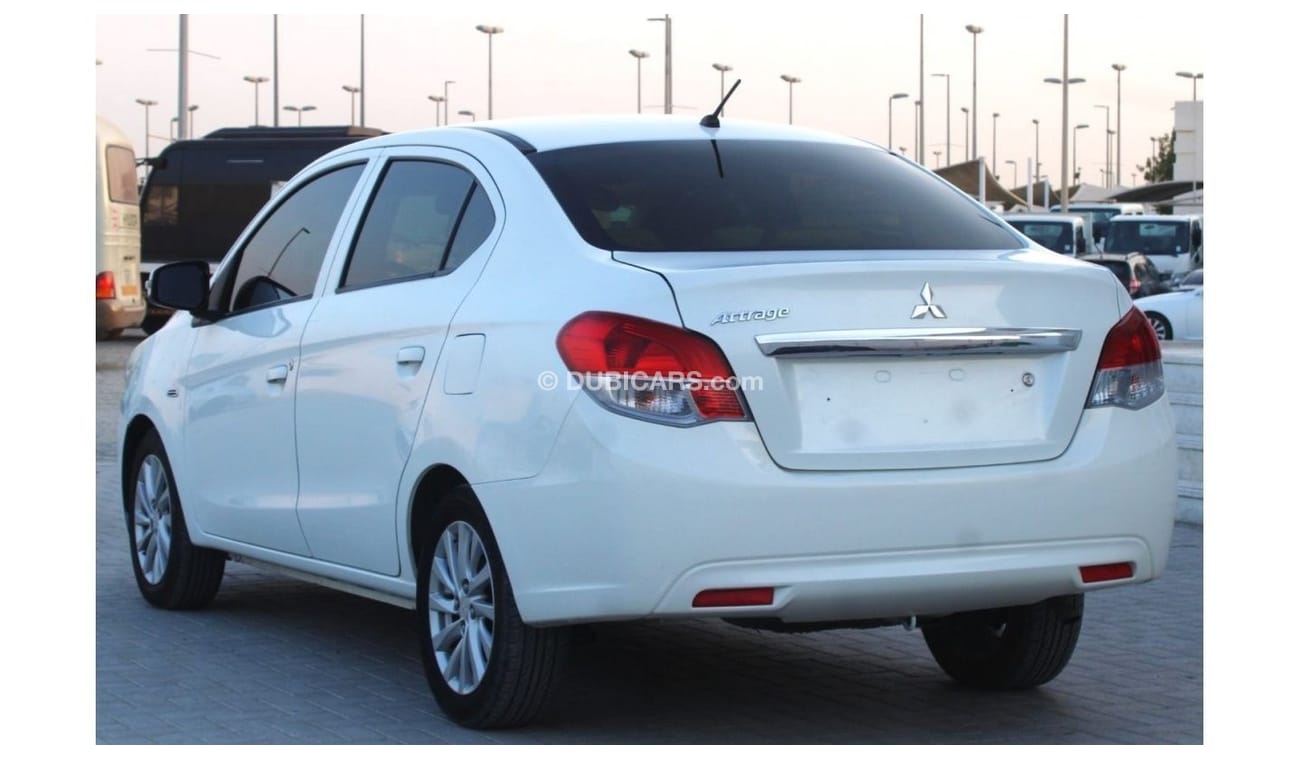 ميتسوبيشي اتراج GLX Std ميتسوبيشي اتراج 2020 خليجي بحالة ممتازة