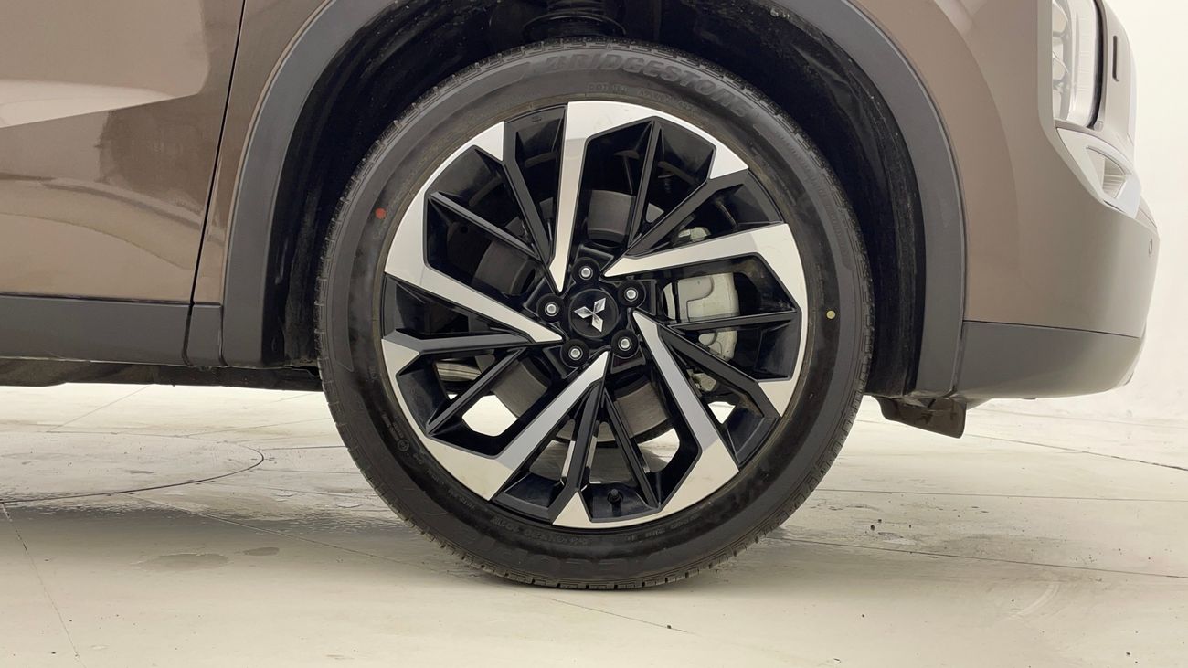 Mitsubishi Outlander PREMIUM 2.5 | Zero Down Payment | Home Test Drive