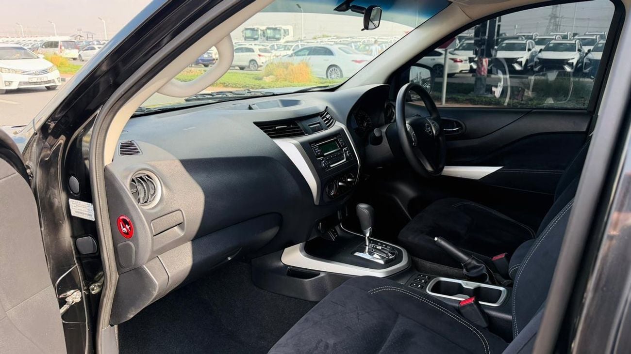 نيسان نافارا -