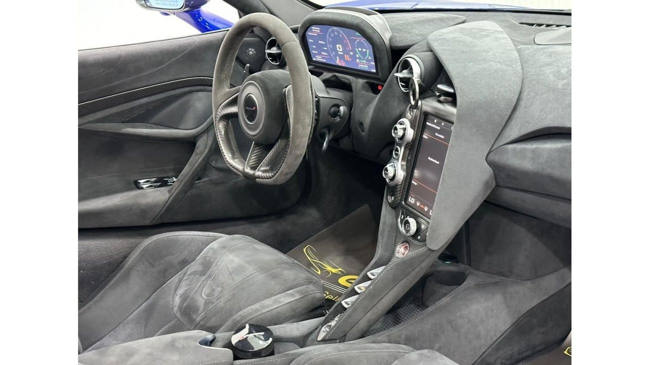 McLaren 720S Std 2018 McLaren 720S(Full Carbon), 2025 Warranty, Full Agency Service History, GCC