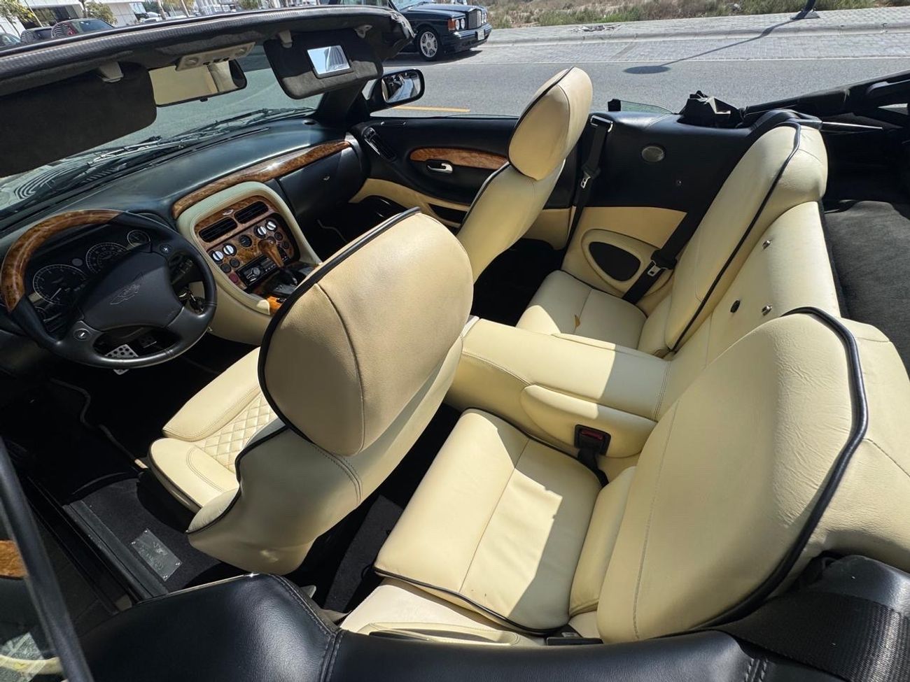 أستون مارتن DB7 Volante