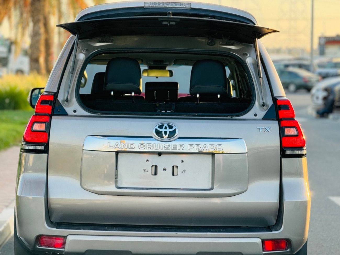 Used Toyota Prado Full option 2018 for sale in Dubai - 744814
