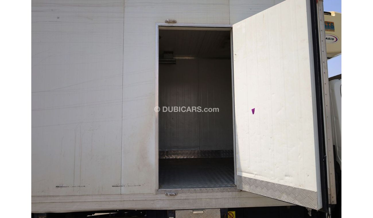 Hino 300 916 with Reefer Box M/T Diesel | GCC Specs | Like New Condition
