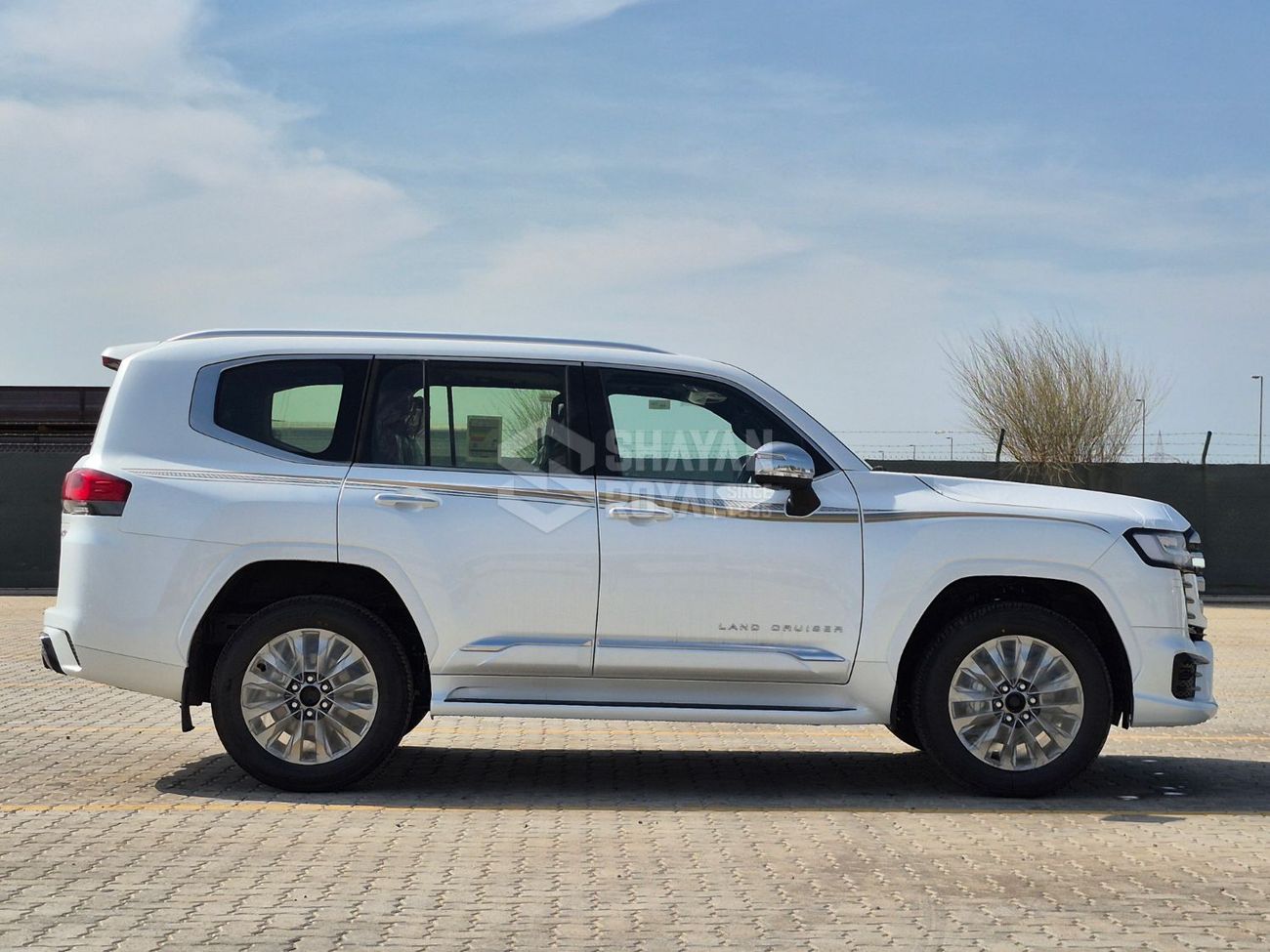 تويوتا لاند كروزر LC300 3.5L TWIN TURBO VXR FULL OPTION PETROL V6 AT 7S 2026MY