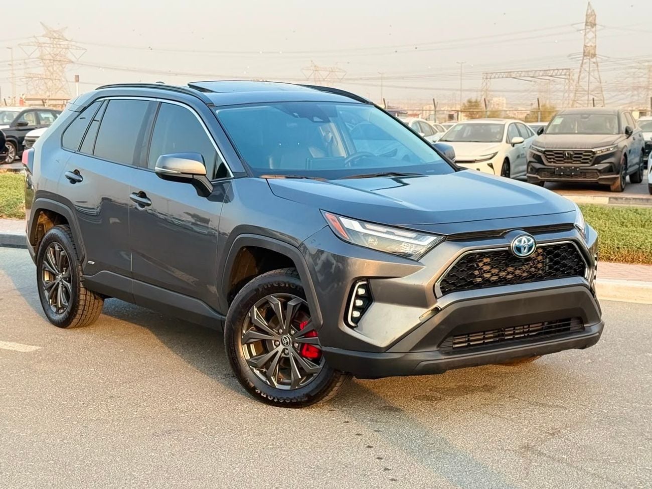 Toyota RAV4 XLE HEV Hybrid premium