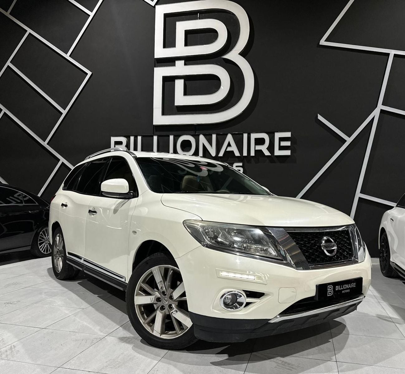 Nissan Pathfinder SV 3.5L (260 HP) 4WD NISSAN PATHFINDER | GCC | 2015 | FULL OPTIONS 7SEATERS WITH PANORAMIC ROOF