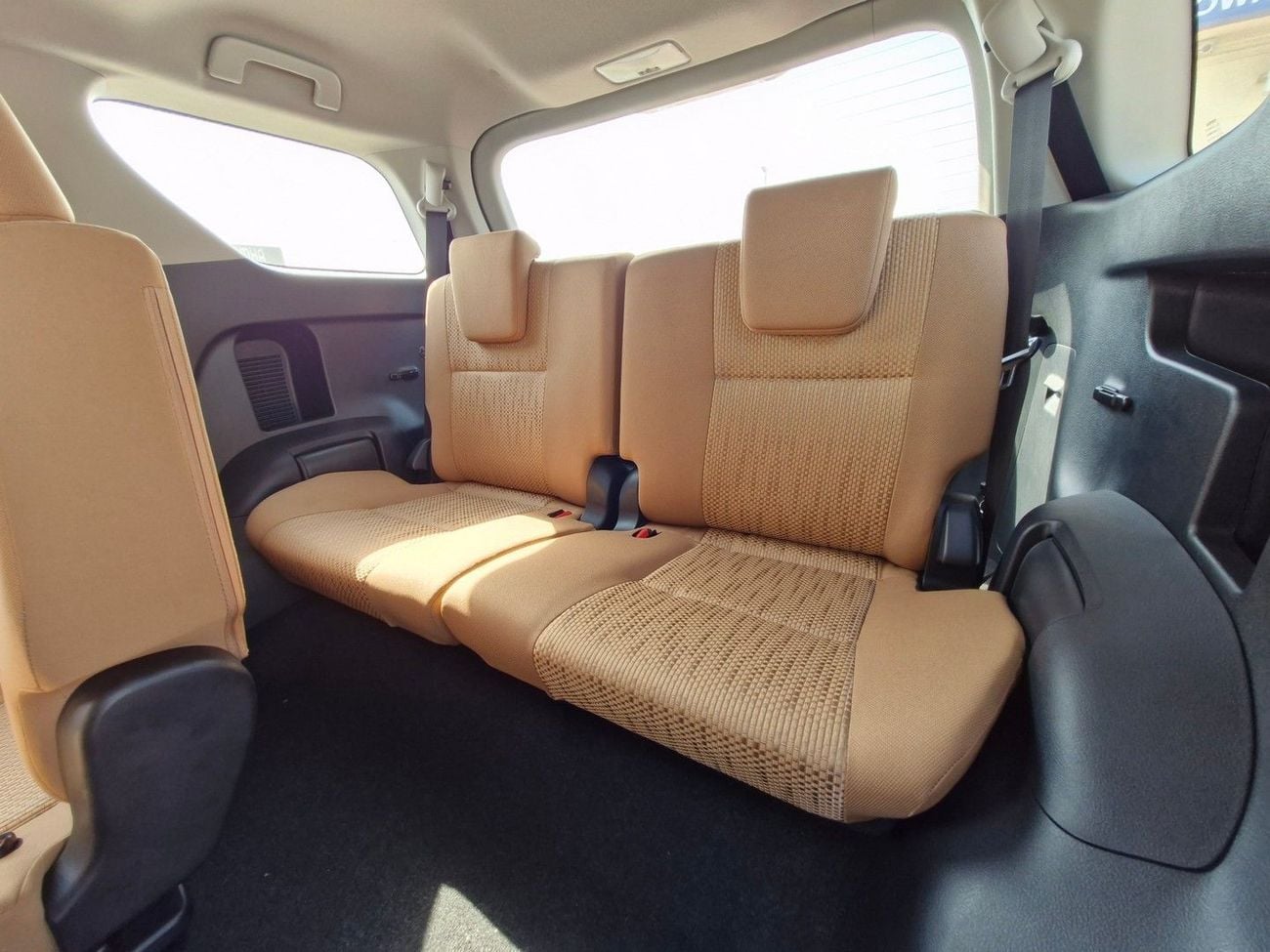 Toyota Fortuner EXR Toyota Fortuner (TGN156) – 2.7L Petrol – 4WD – White – 2025 Model