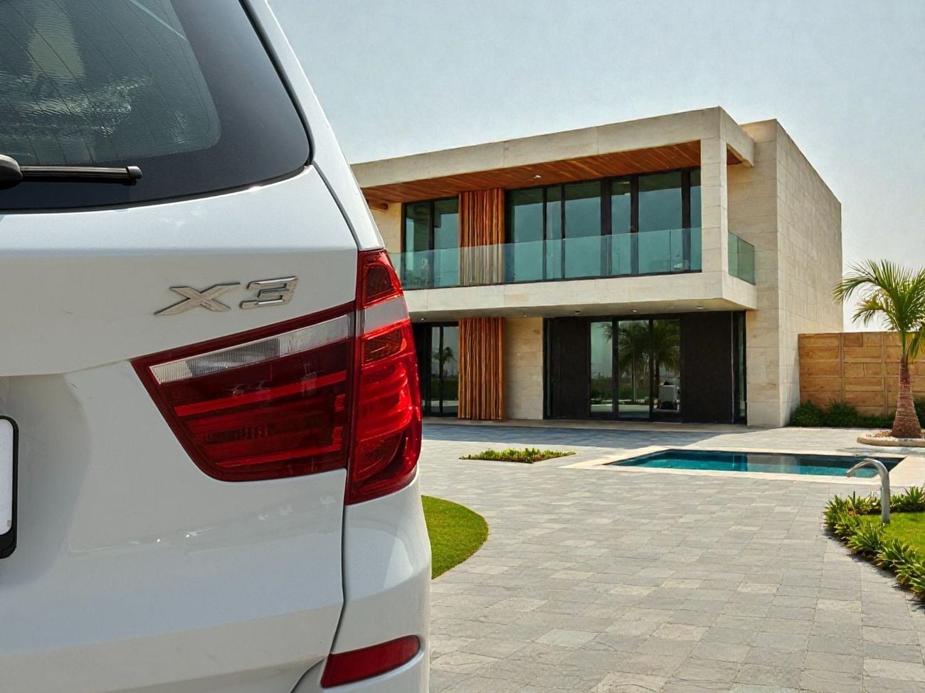 بي أم دبليو X3 AED 1,670 P.M | 0% DOWN PAYMENT | BMW X3 XDRIVE28I M KIT | 2017 | GCC SPECS