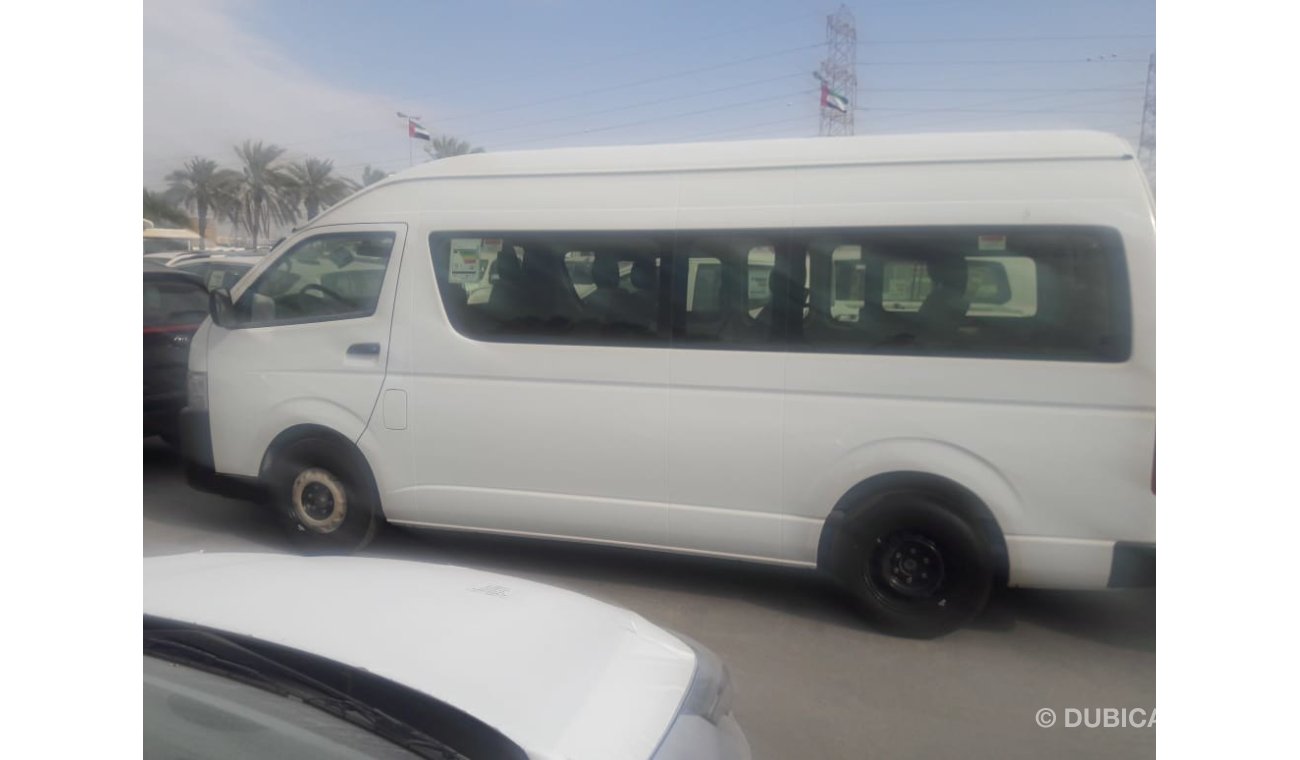 Toyota Hiace 13seats  petrol