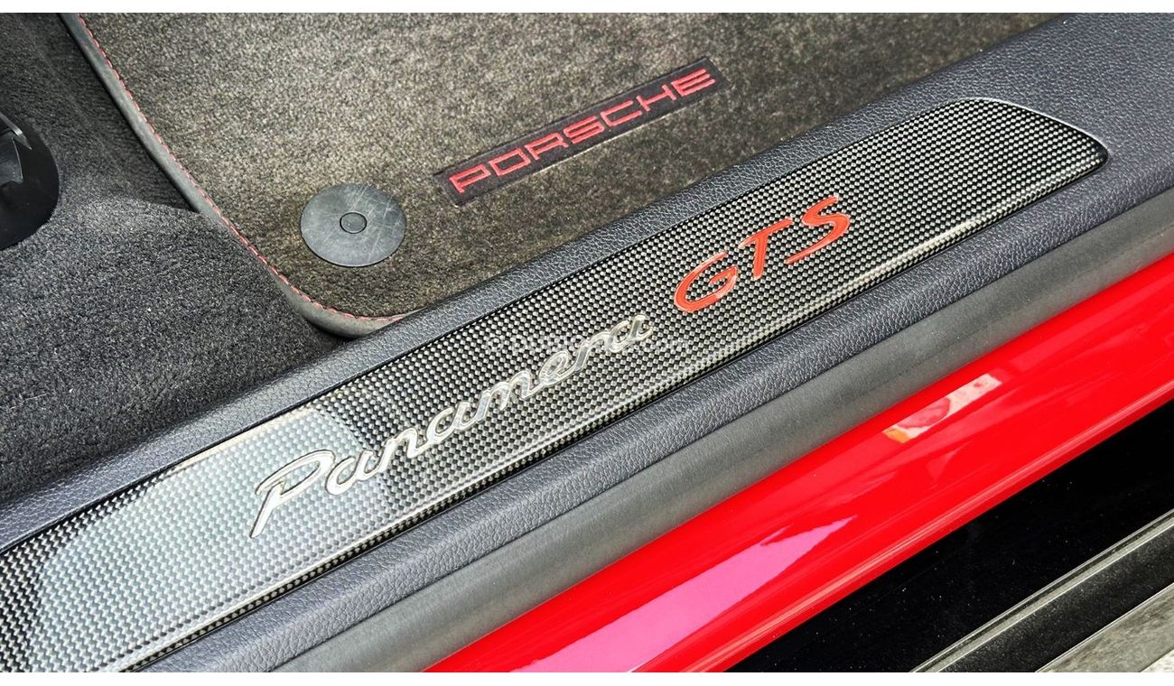 Porsche Panamera 4.8L V8 GCC Specs Full Service History